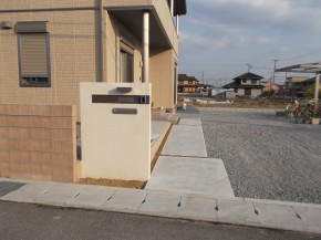 ブラウンのラインがアクセントの門柱 姫路市k様邸2 姫路市 外構エクステリアガーデンのことなら 有 Jckリンクスへ ブラウンのラインがアクセントの門柱 姫路市k様邸2 姫路市 外構エクステリアガーデンのことなら 有 Jckリンクスへ